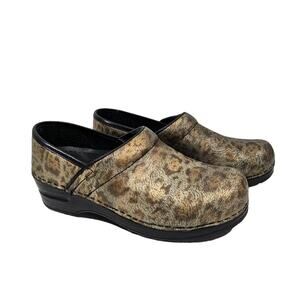 Sanita Cheetah Fur Print Professional Clogs